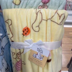 Winnie the Pooh Throw (2 Pack)